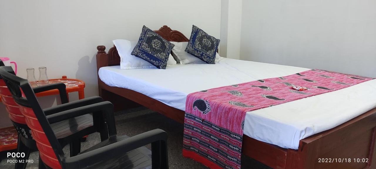 Hotel Neel Dipayan Bāghmundi エクステリア 写真
